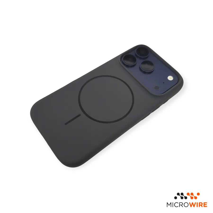 Black Silicone Case iPhone 17 Pro with MagSafe